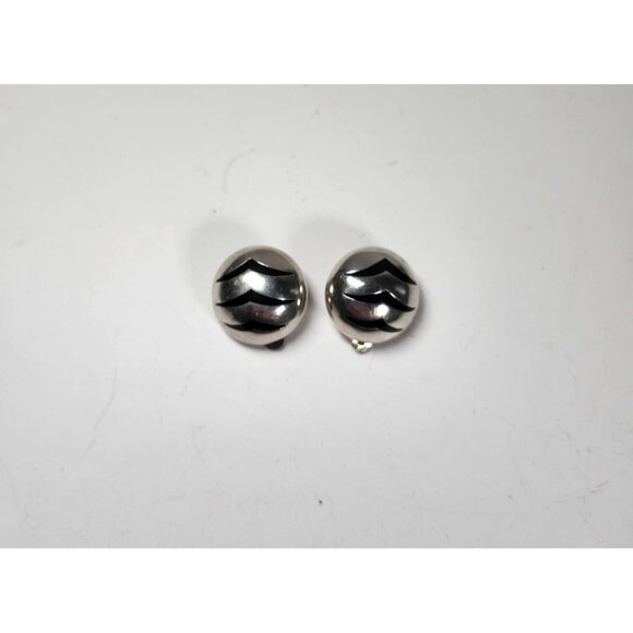 Vintage 1970s Taxco Mexico Sterling Silver & Onyx Inlay Clip-On Earrings - Picture 1 of 6